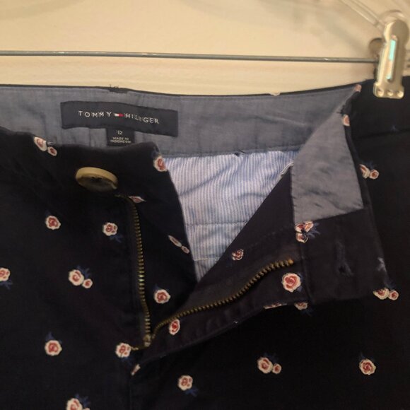 NEW (NWOT) Tommy Hilfinger navy pants w/ rose print sz 12 - Picture 5 of 12